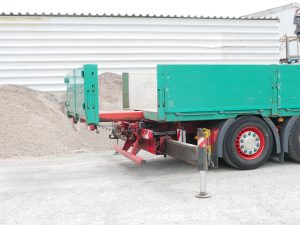 Fuhrpark: 104 Scania 3-Achs Ladekran