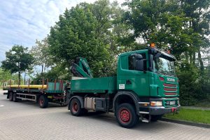 galerie-101-2-achs-pritsche-mit-ladekran-01