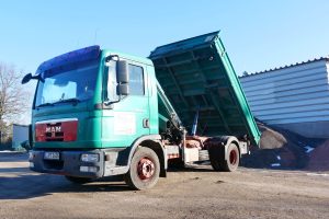 galerie-82-man-2-achs-kipper-mit-ladekran-03