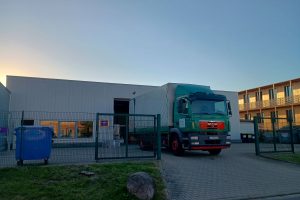 galerie-85-man-2-achs-planen-lkw-mit-unterfahrbordwand-01