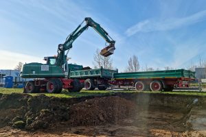 galerie-schmid-tandem-kipper-mit-auffahrrampe-01